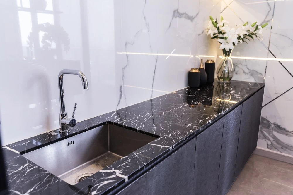 Kuchyňská deska Nero Marquina