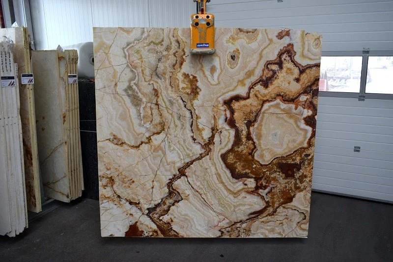 Onyx Kizilca — cross-cut řez
